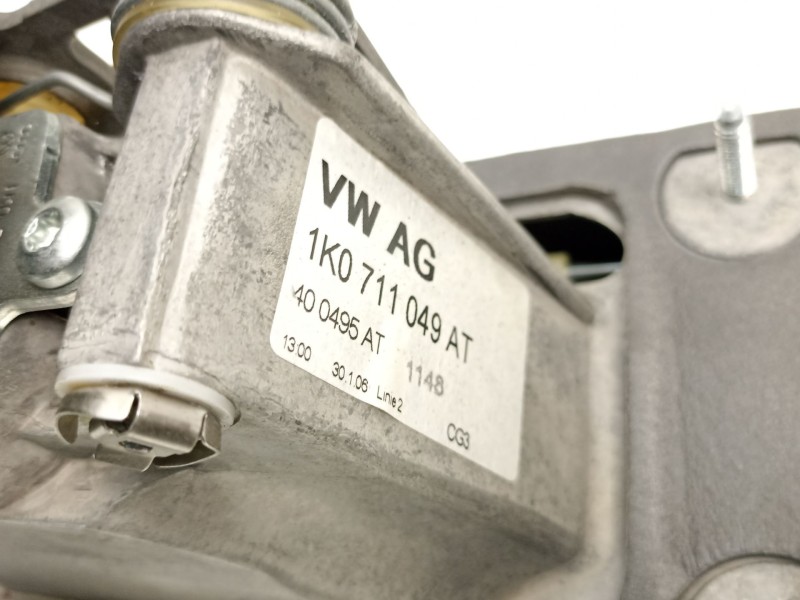 Recambio de palanca cambio manual para audi a3 (8p1) 2.0 tdi 16v referencia OEM IAM 1K0711049AT  