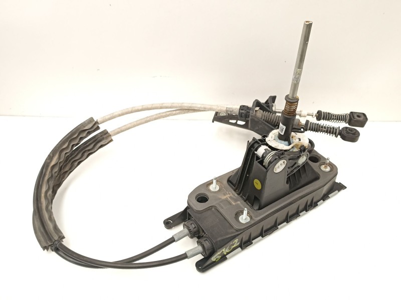 Recambio de palanca cambio manual para volkswagen golf 1.6 td referencia OEM IAM 5Q0711049AP  