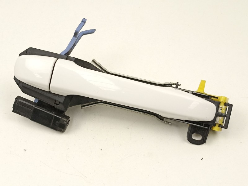 Recambio de manilla trasera izquierda para toyota prius zvw30 prius advance referencia OEM IAM 6920447020  