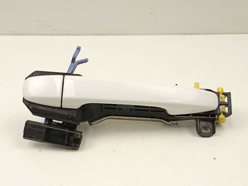 Recambio de manilla trasera izquierda para toyota prius zvw30 prius advance referencia OEM IAM 6920447020  