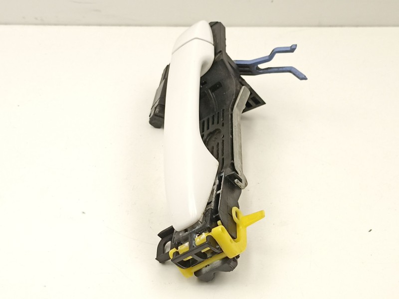 Recambio de manilla trasera izquierda para toyota prius zvw30 prius advance referencia OEM IAM 6920447020  