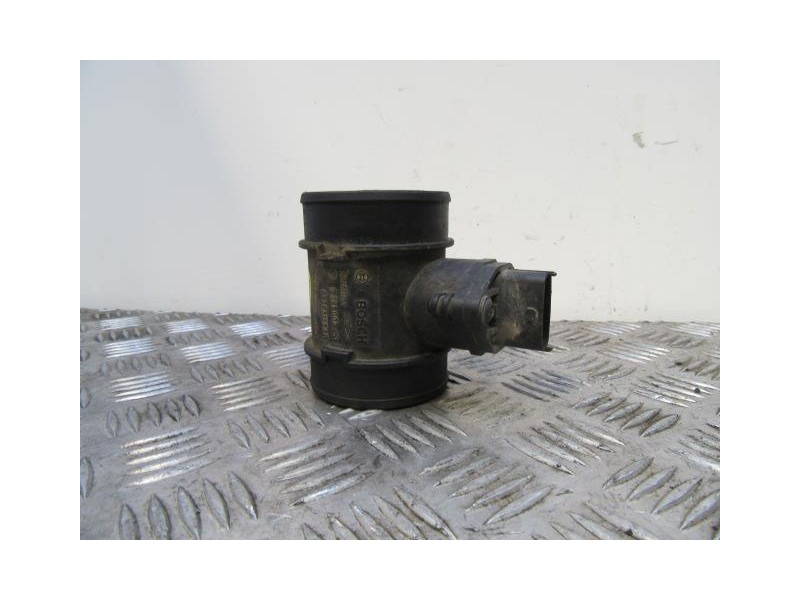 Recambio de caudalimetro : chrysler voyager : 2.5 td (142,76cv) [2002] para chrysler voyager 2.5 td referencia OEM IAM 028100245