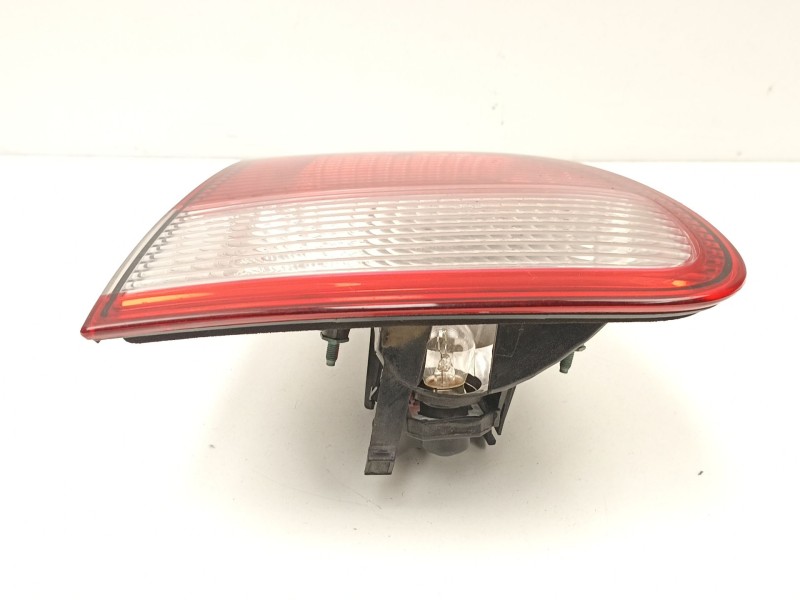 Recambio de piloto porton derecho para seat leon (1m1) 1.9 tdi referencia OEM IAM 1M6945092B  