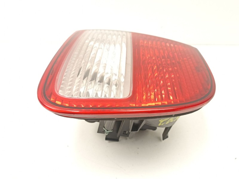 Recambio de piloto porton derecho para seat leon (1m1) 1.9 tdi referencia OEM IAM 1M6945092B  