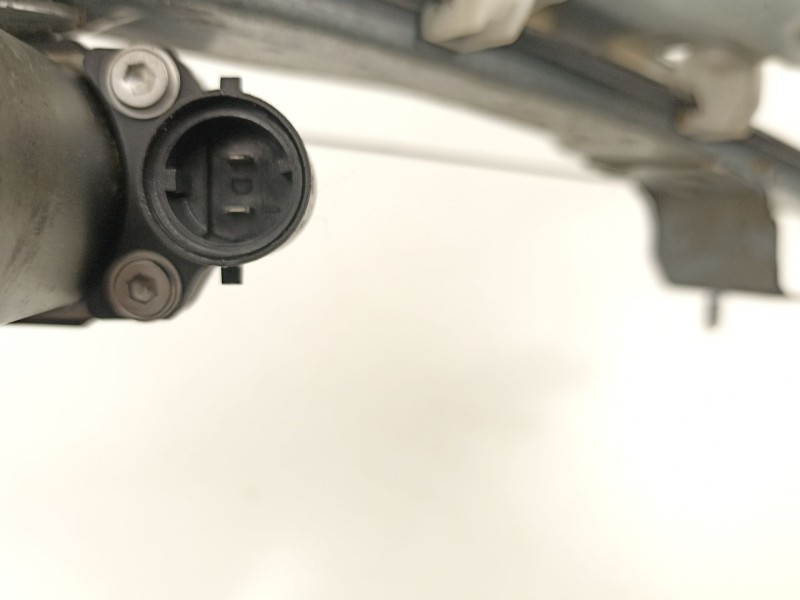 Recambio de elevalunas delantero derecho para dacia duster (hs_) 1.5 dci referencia OEM IAM 8200733828  