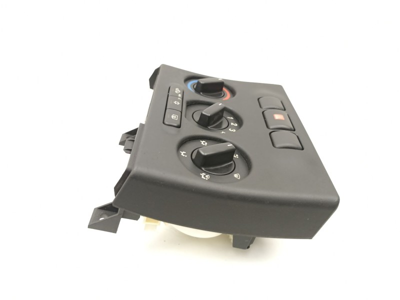 Recambio de mandos calefaccion aire para opel zafira 2.0 td referencia OEM IAM 24420732  