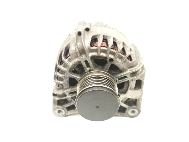 Recambio de alternador para dacia duster (hs_) 1.5 dci referencia OEM IAM 231003831R TG12C094 