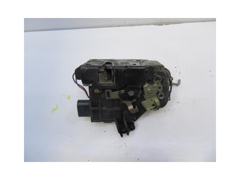 Recambio de cerradura pta. del. izq. : audi a6 : 2.5 td (149,56cv) [2002] para audi a6 2.5 td referencia OEM IAM   