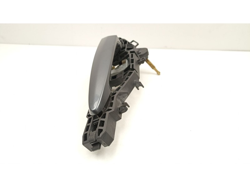 Recambio de manilla delantera izquierda para bmw 1 (f20) 118 d referencia OEM IAM 51217242569  