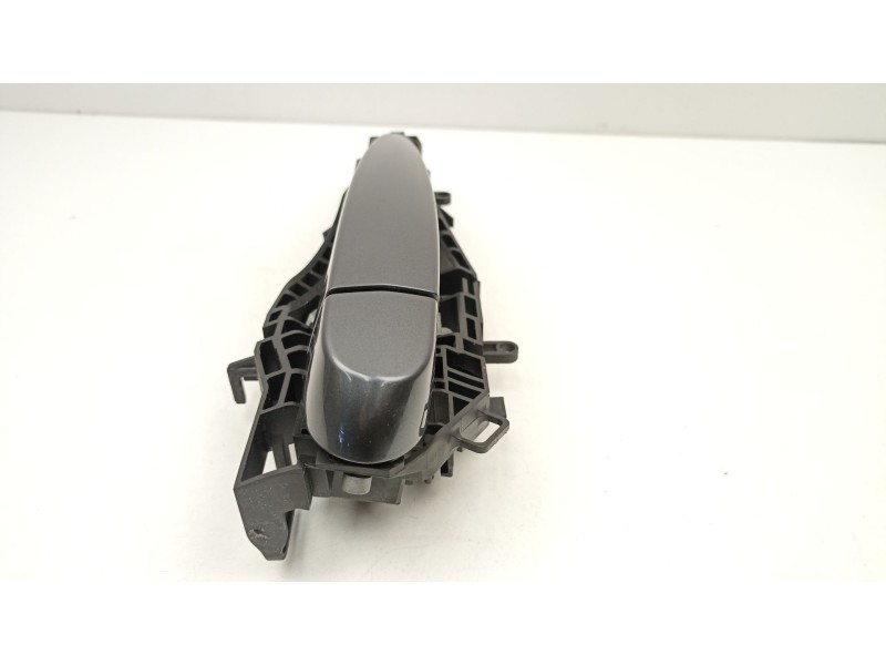 Recambio de manilla delantera derecha para bmw 1 (f20) 118 d referencia OEM IAM 51217242568  