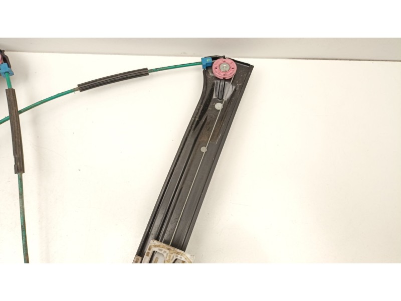 Recambio de elevalunas delantero izquierdo para bmw 1 (f20) 118 d referencia OEM IAM 51337281881  