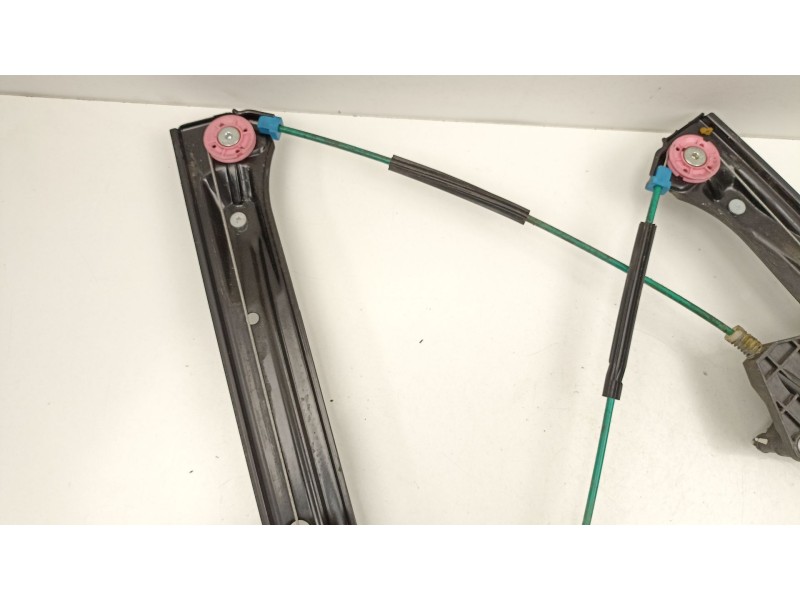 Recambio de elevalunas delantero derecho para bmw 1 (f20) 118 d referencia OEM IAM 51337281882  