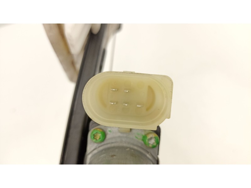 Recambio de elevalunas trasero derecho para bmw 1 (f20) 118 d referencia OEM IAM 7242556  