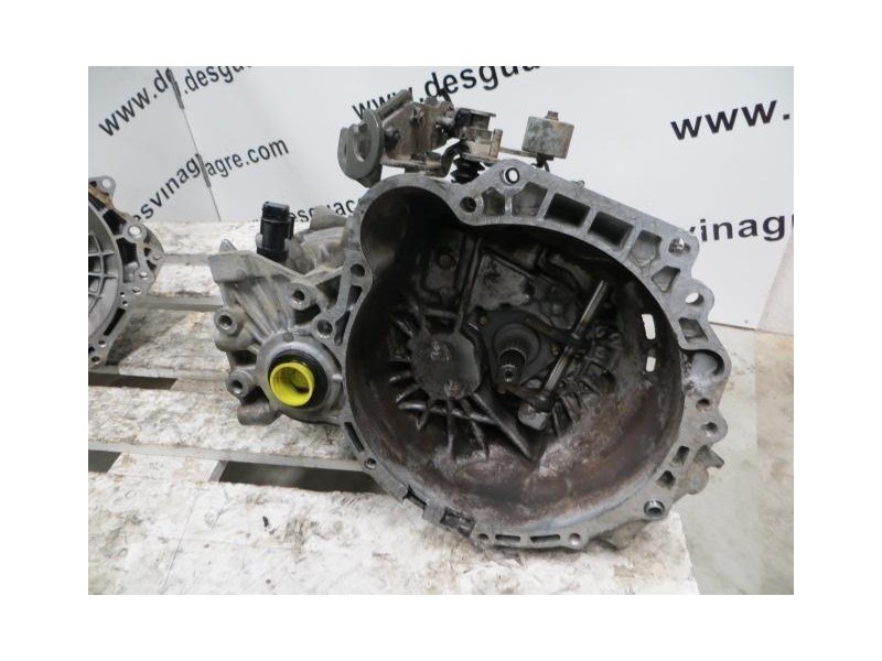 Recambio de caja cambios 5v turbo diesel para hyundai accent 1.5 td -3ea 5p referencia OEM IAM J42073  