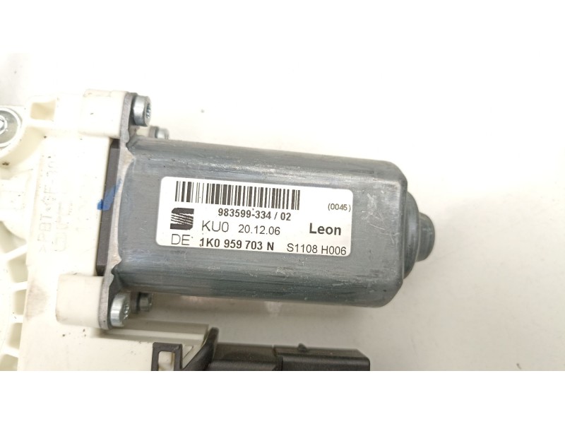 Recambio de elevalunas trasero izquierdo para seat leon (1p1) 1.9 tdi referencia OEM IAM 1K0959703N  