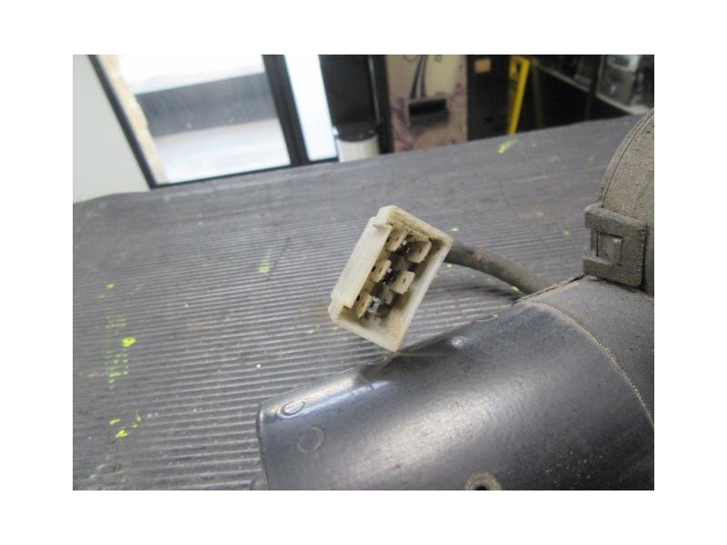 Recambio de motor limpia delantero : m. benz sprinter : 310d - 2.9 d -602980 (102cv) 5p [1998] para m. benz sprinter 310d - 2.9 