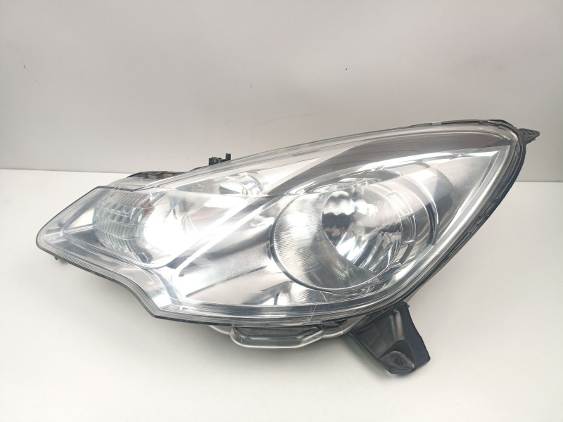Recambio de faro izquierdo para citroën c3 ii (sc_) 1.2 vti 82 referencia OEM IAM 1606930180  