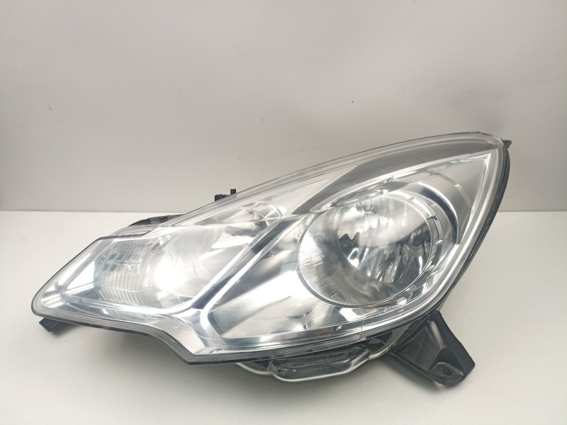 Recambio de faro izquierdo para citroën c3 ii (sc_) 1.2 vti 82 referencia OEM IAM 1606930180  