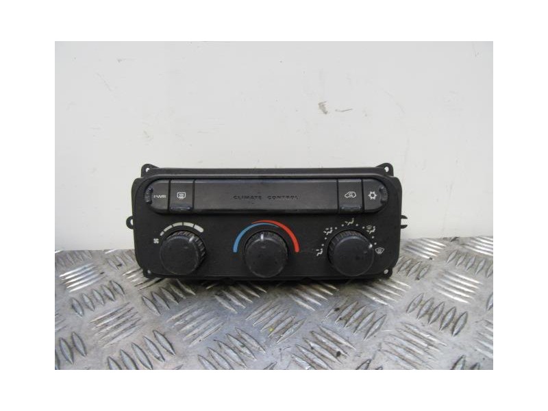 Recambio de mandos calefaccion : chrysler voyager : 2.5 td (142,76cv) [2002] para chrysler voyager 2.5 td referencia OEM IAM 050