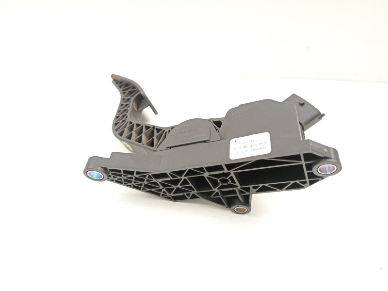 Recambio de potenciometro aceleracion para chevrolet nubira 1.5 crdi referencia OEM IAM 96436052  