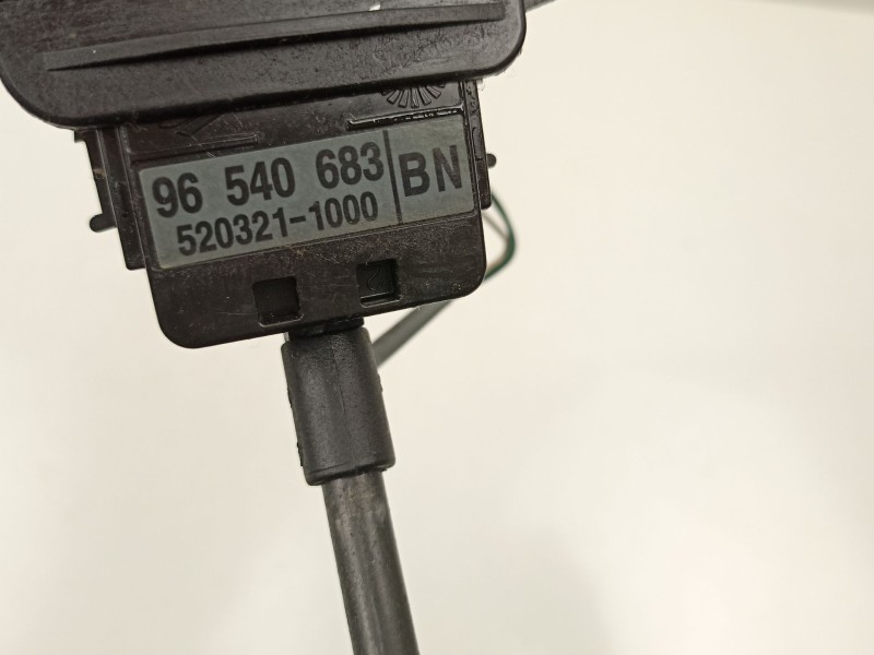 Recambio de mando luces y limpias para chevrolet kalos 1.4 se referencia OEM IAM 96540686  96540683