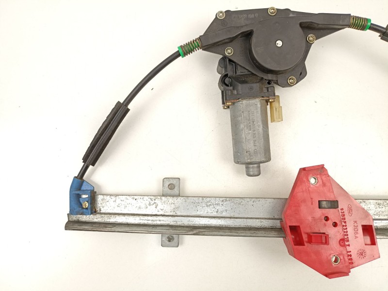 Recambio de elevalunas delantero izquierdo para ford mondeo ii (bap) 1.8 td referencia OEM IAM 93BBF23201B  