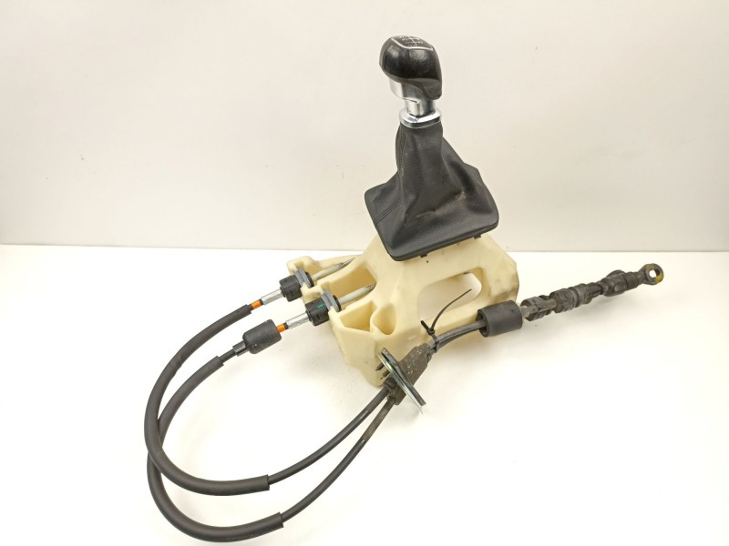 Recambio de palanca cambio manual para kia carens iv 1.7 crdi referencia OEM IAM 43700A4010  