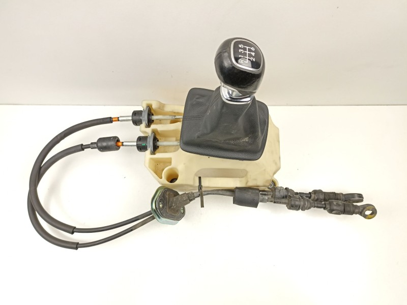 Recambio de palanca cambio manual para kia carens iv 1.7 crdi referencia OEM IAM 43700A4010  
