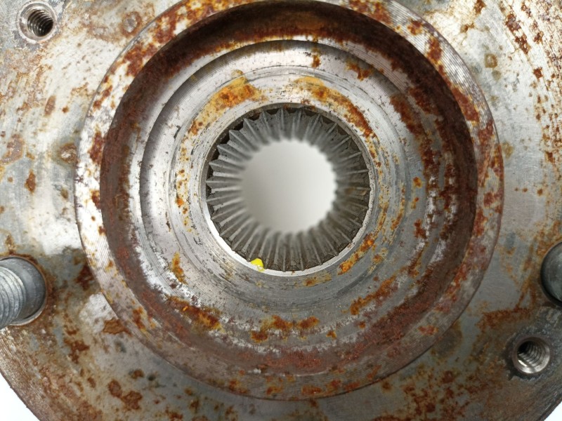 Recambio de mangueta delantera derecha para kia carens iv 1.7 crdi referencia OEM IAM 51716A4001  