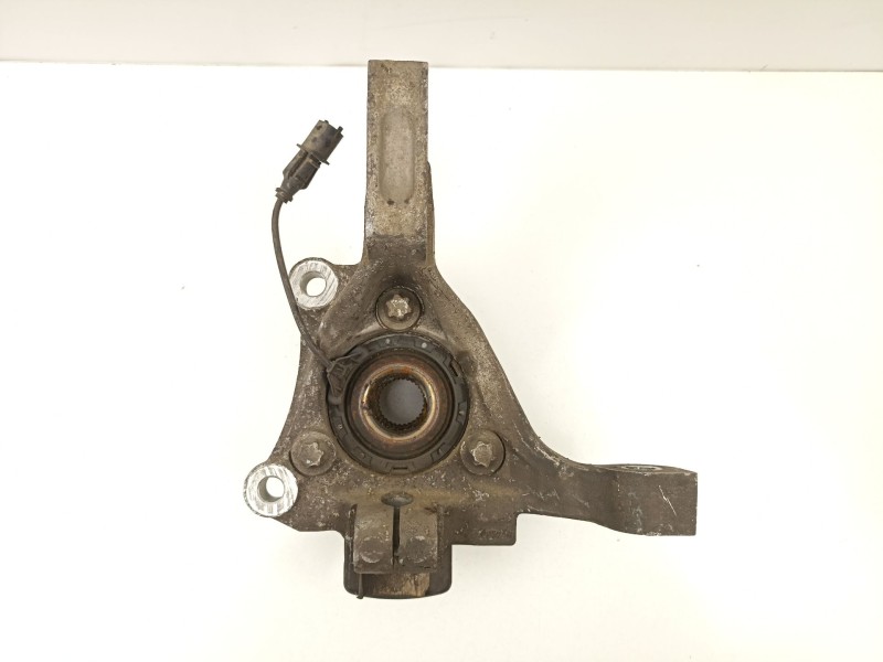 Recambio de mangueta delantera derecha para opel vectra 2.0 dti referencia OEM IAM 13136697  