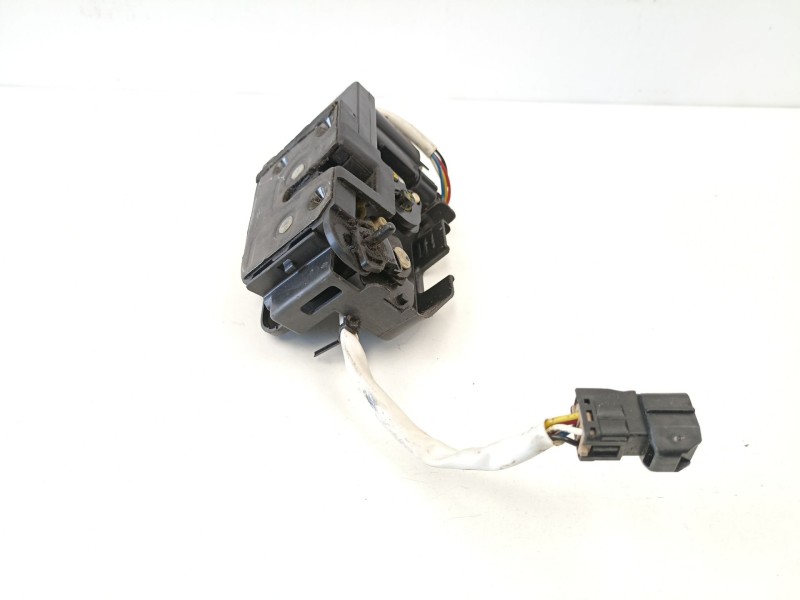 Recambio de cerradura puerta trasera izquierda para hyundai getz 1.5 crdi referencia OEM IAM 814101C020  