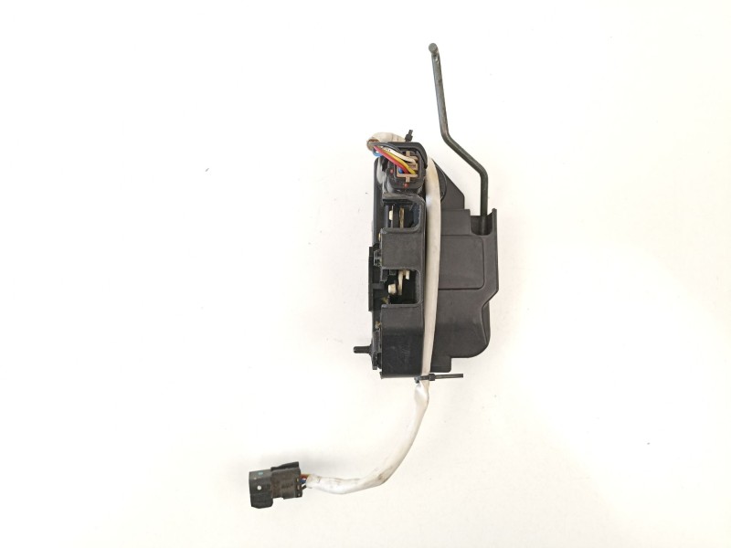 Recambio de cerradura puerta trasera izquierda para hyundai getz 1.5 crdi referencia OEM IAM 814101C020  