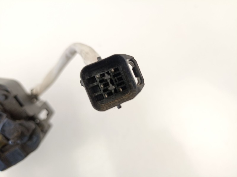 Recambio de cerradura puerta trasera izquierda para hyundai getz 1.5 crdi referencia OEM IAM 814101C020  