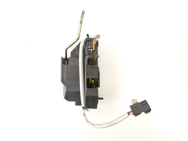 Recambio de cerradura puerta trasera derecha para hyundai getz 1.5 crdi referencia OEM IAM 814201C020  