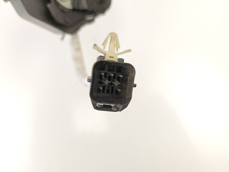 Recambio de cerradura puerta trasera derecha para hyundai getz 1.5 crdi referencia OEM IAM 814201C020  