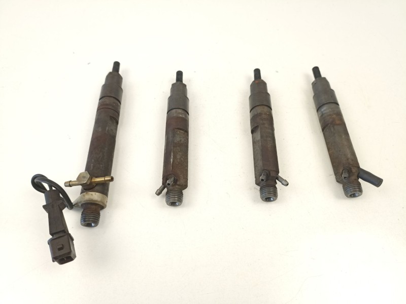 Recambio de inyectores juego para seat toledo i (1l2) 1.9 tdi referencia OEM IAM 028130201G  028130201J