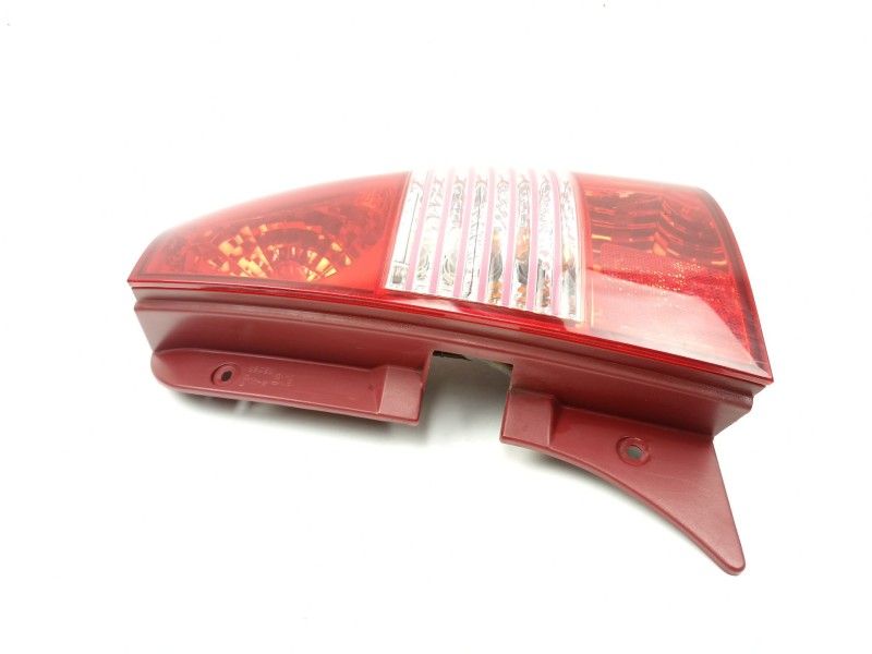 Recambio de piloto trasero derecho para kia picanto i (sa) 1.0 referencia OEM IAM 9240207010  