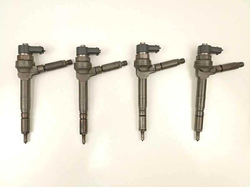 Recambio de inyectores juego para opel astra h berlina 1.7 16v cdti referencia OEM IAM 97363812 0445110175 