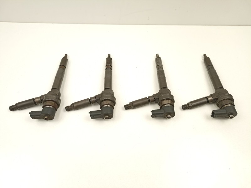 Recambio de inyectores juego para opel astra h berlina 1.7 16v cdti referencia OEM IAM 97363812 0445110175 