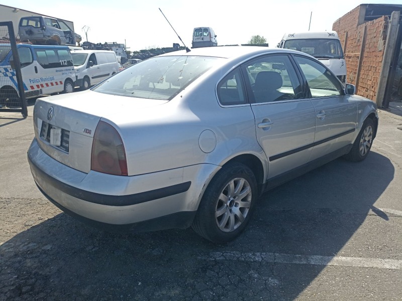 Recambio de carroceria para volkswagen passat b5.5 (3b3) 1.9 tdi referencia OEM IAM   