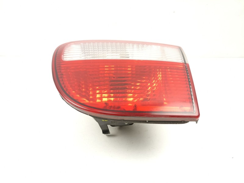 Recambio de piloto porton derecho para seat leon (1m1) 1.9 tdi referencia OEM IAM 1M6945092B  