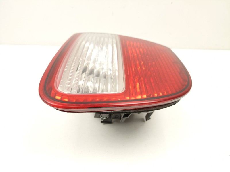 Recambio de piloto porton derecho para seat leon (1m1) 1.9 tdi referencia OEM IAM 1M6945092B  