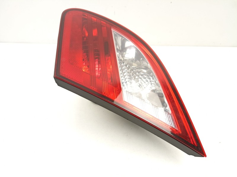 Recambio de piloto porton derecho para chrysler sebring (js) 2.0 vvt referencia OEM IAM 4389494AD  