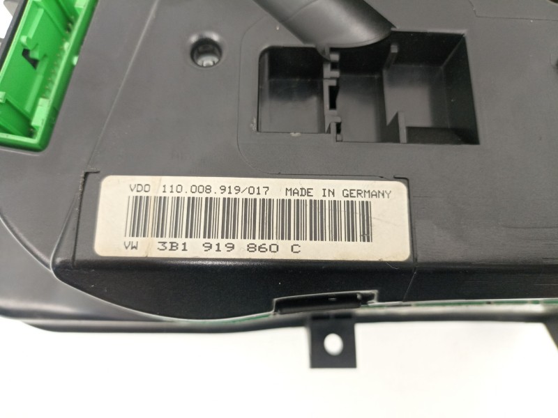 Recambio de cuadro instrumentos para volkswagen passat 1.9 tdi referencia OEM IAM 3B1919860C 110008919 