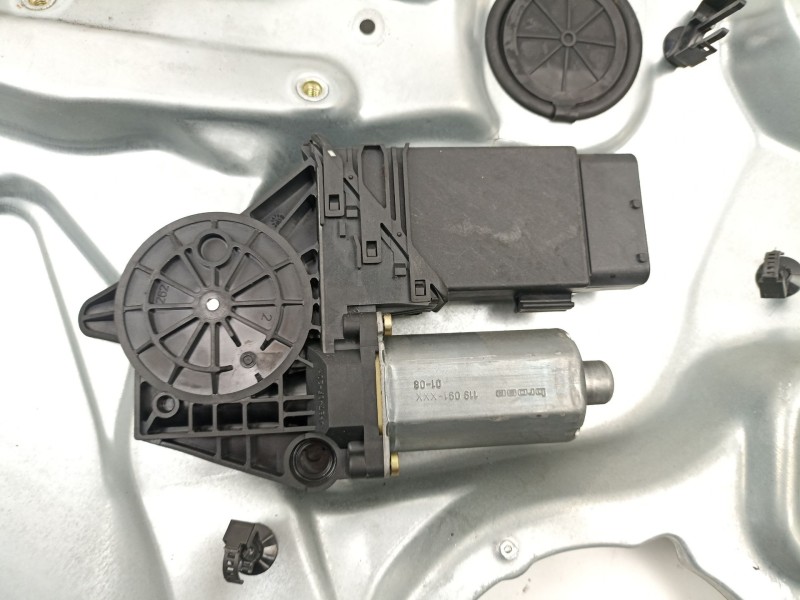 Recambio de elevalunas delantero izquierdo para volkswagen passat b5.5 (3b3) 1.9 tdi referencia OEM IAM 3B4837751LD  