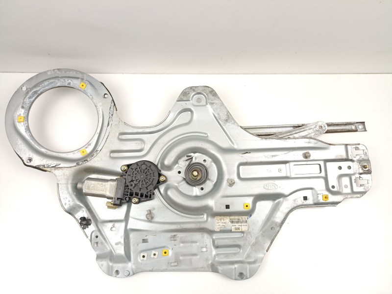 Recambio de elevalunas delantero izquierdo para kia cerato i hatchback (ld) 1.5 crdi referencia OEM IAM 824702F020  