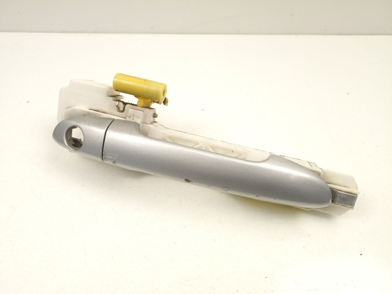 Recambio de manilla delantera derecha para kia cerato i hatchback (ld) 1.5 crdi referencia OEM IAM 826652F000  