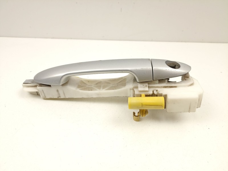 Recambio de manilla delantera derecha para kia cerato i hatchback (ld) 1.5 crdi referencia OEM IAM 826652F000  