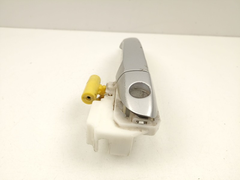 Recambio de manilla delantera derecha para kia cerato i hatchback (ld) 1.5 crdi referencia OEM IAM 826652F000  