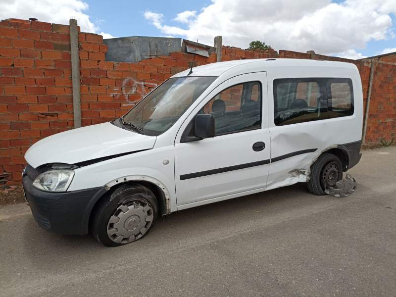 opel combo (corsa c) del año 2008